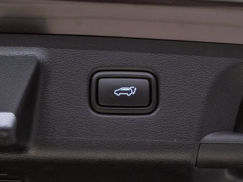 Certified 2024 Hyundai Palisade Limited FWD image 33