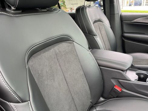 New 2025 Jeep Grand Cherokee L Altitude image 42