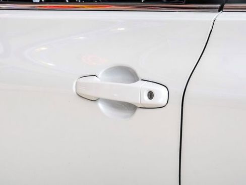 Used 2016 Toyota Camry SE FWD image 35