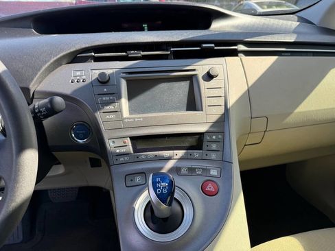 Used 2013 Toyota Prius image 13