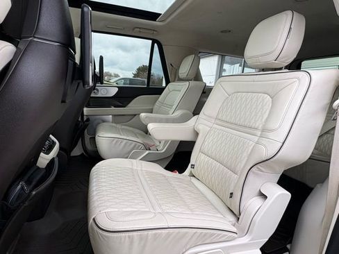 Used 2021 Lincoln Navigator L Black Label w/ Special Edition Package image 28