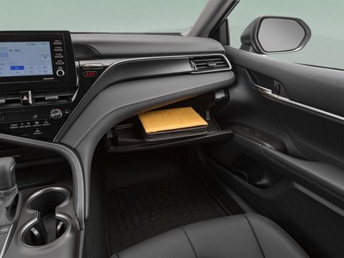 Used 2023 Toyota Camry SE w/ Audio Upgrade Package FWD image 31