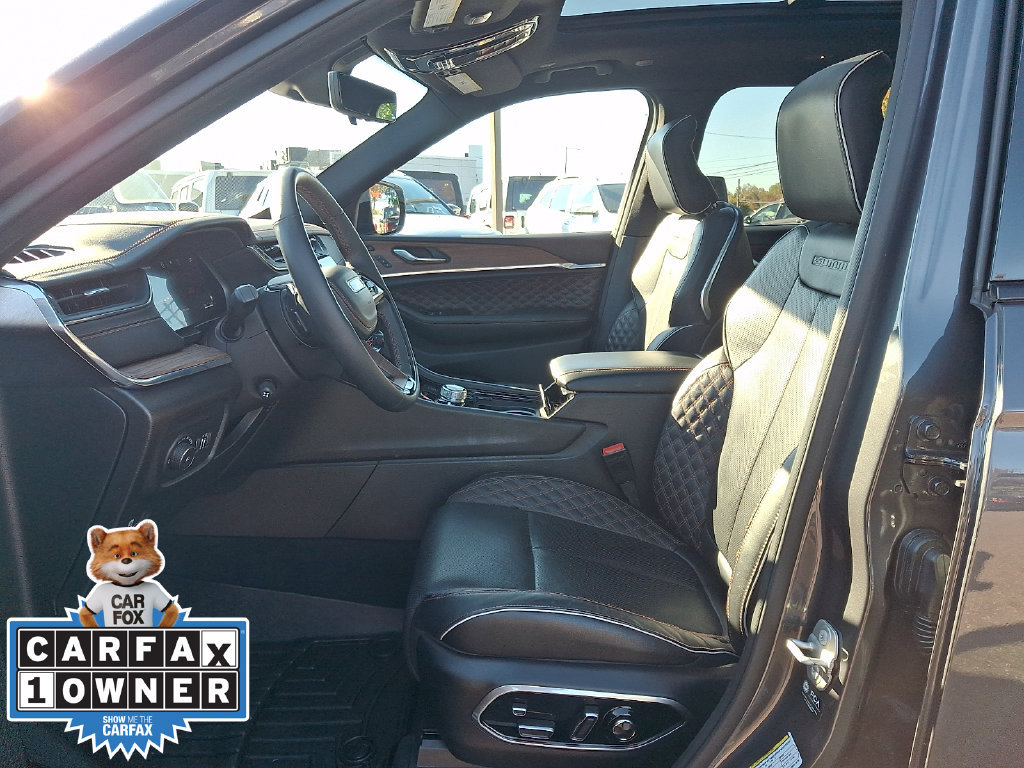 Used 2024 Jeep Grand Cherokee L Summit w/ Advanced Protech Group IV AWD/4WD image 15