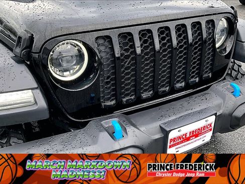 Used 2023 Jeep Wrangler Unlimited w/ Cold Weather Group image 25