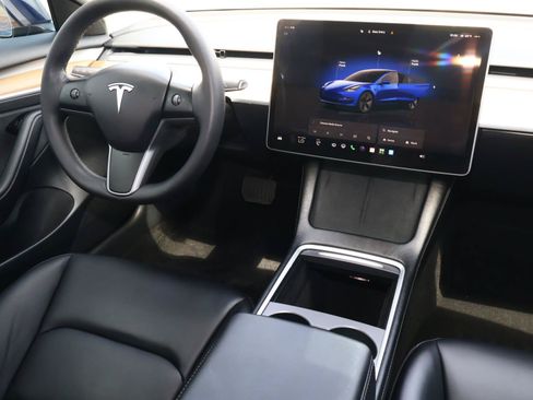 Used 2023 Tesla Model 3 Standard Range RWD image 10