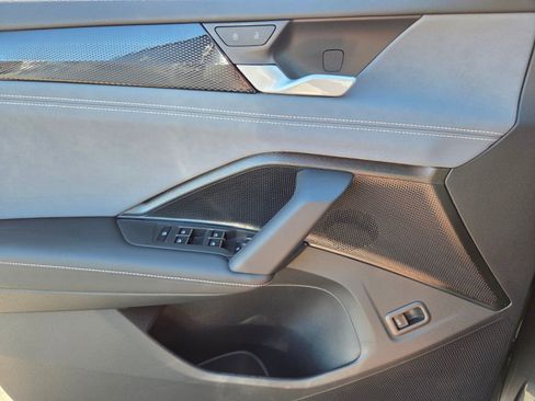 New 2026 Volkswagen Tiguan SE R-Line FWD image 6
