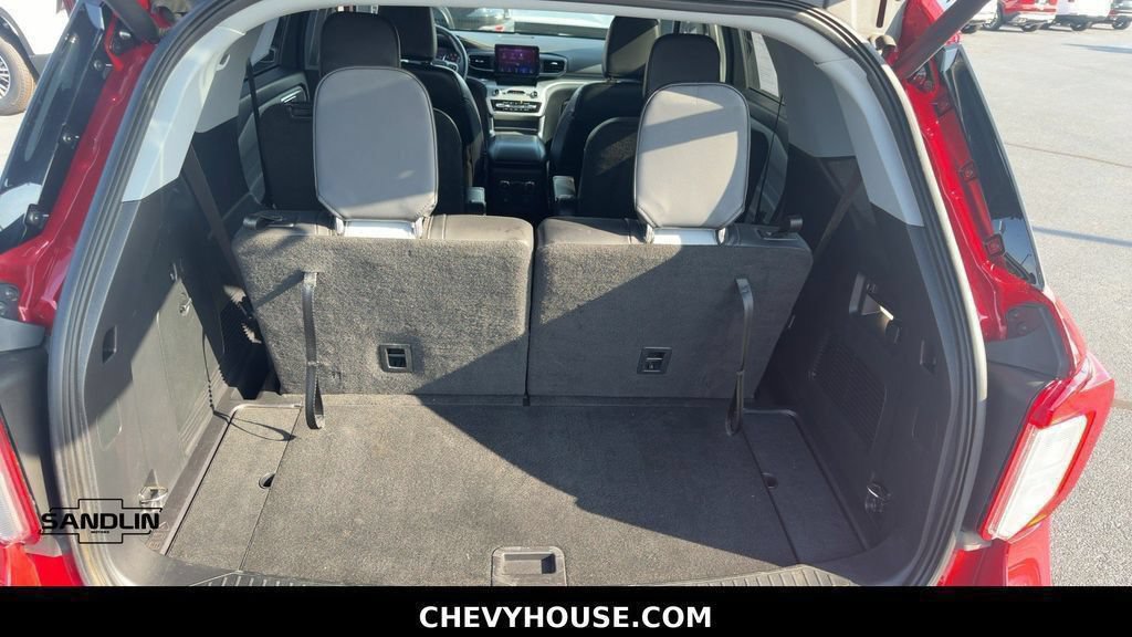 Used 2021 Ford Explorer XLT w/ Equipment Group 202A RWD image 26