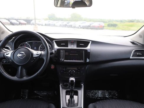 Used 2019 Nissan Sentra SV FWD image 14