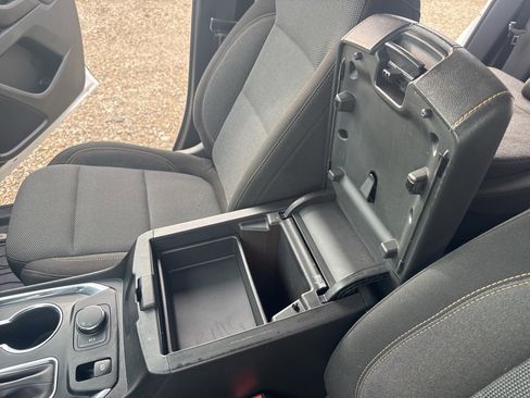 Used 2021 Chevrolet Traverse LT image 18