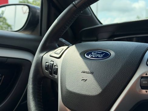 Used 2017 Ford Taurus SEL FWD image 17