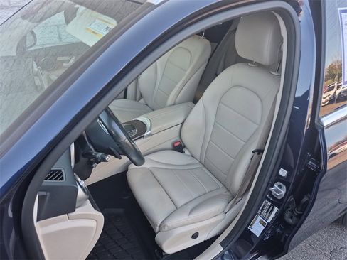 Used 2022 Mercedes-Benz GLC 300 4MATIC image 17