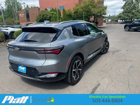 Used 2025 Chevrolet Equinox EV LT FWD image 10
