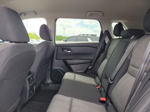 Used 2025 Nissan Rogue SV AWD/4WD image 11