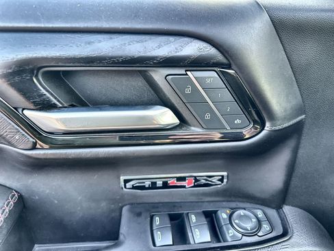 Used 2022 GMC Sierra 1500 AT4X image 22