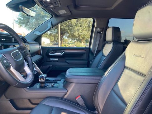 Used 2025 GMC Sierra 1500 Denali AWD/4WD image 8