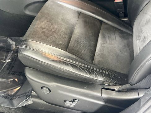 Used 2022 Jeep Grand Cherokee Laredo X image 15