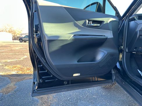 Used 2021 Toyota Venza LE image 23