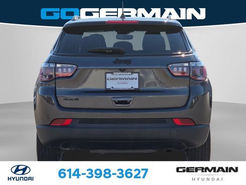 Used 2023 Jeep Compass Latitude w/ Convenience Group AWD/4WD image 9