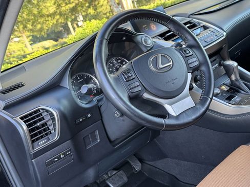 Used 2017 Lexus NX 200t FWD image 4