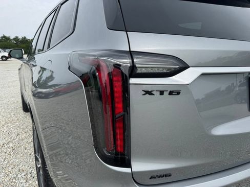 Certified 2024 Cadillac XT6 Sport w/ Technology Package AWD/4WD image 13