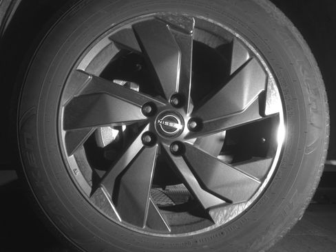 Used 2025 Nissan Rogue SV image 12