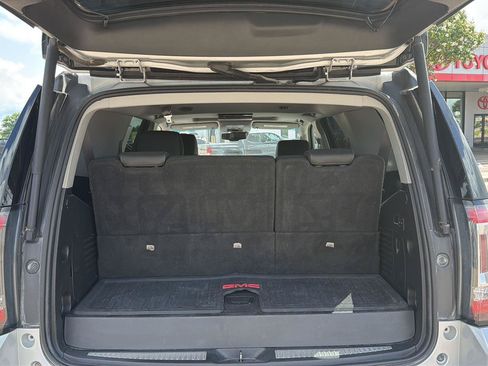 Used 2019 GMC Yukon SLT w/ Open Road Package RWD image 16