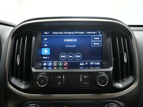 Used 2022 Chevrolet Colorado Z71 AWD/4WD image 11