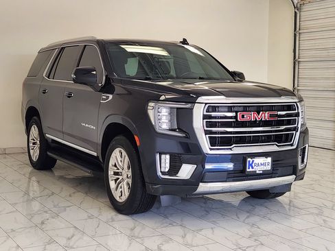 Used 2022 GMC Yukon SLT w/ SLT Luxury Package AWD/4WD image 3