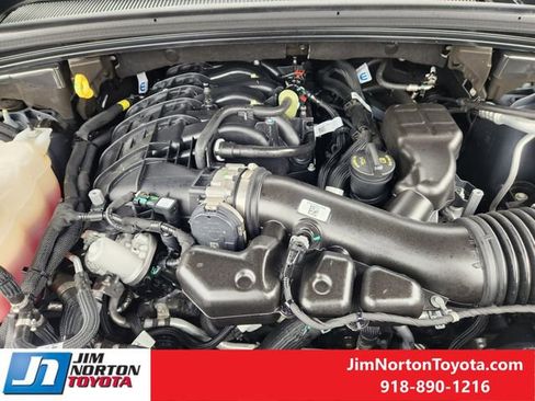 Used 2025 Jeep Grand Cherokee Limited w/ Luxury Tech Group II image 33