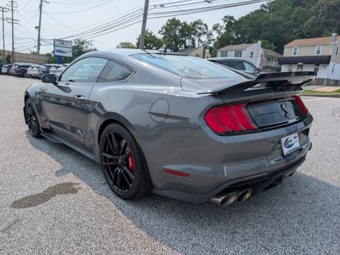 Certified 2022 Ford Mustang Shelby GT500 w/ Technology Package RWD image 5