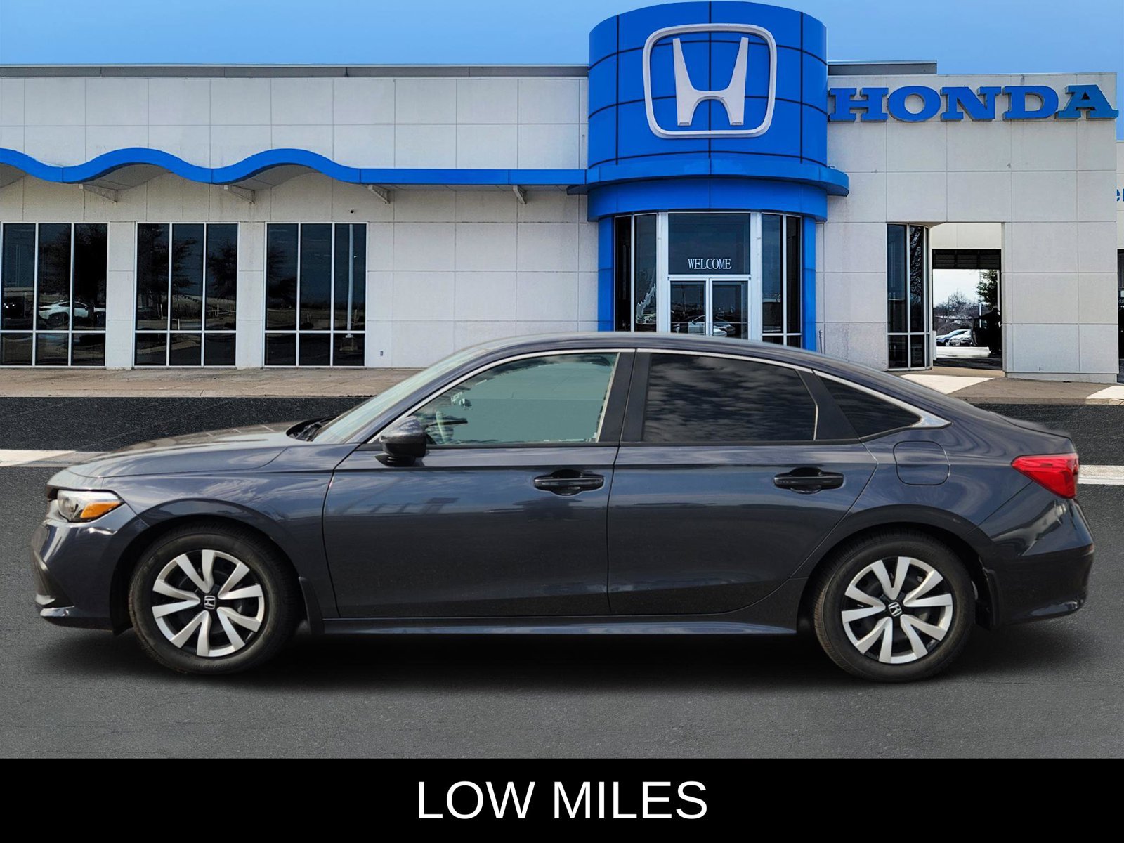 Used 2023 Honda Civic LX image 3