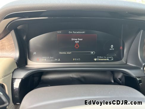 Used 2023 Lincoln Aviator Reserve w/ Equipment Group 201A image 34