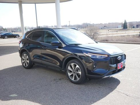 Certified 2024 Ford Escape Platinum image 3