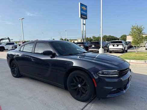 Used 2016 Dodge Charger SXT w/ Plus Group RWD image 5