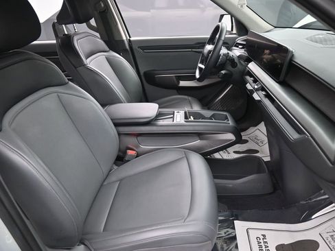 Used 2024 Kia EV9 Light RWD image 36