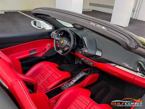 Used 2018 Ferrari 488 Spider image 27