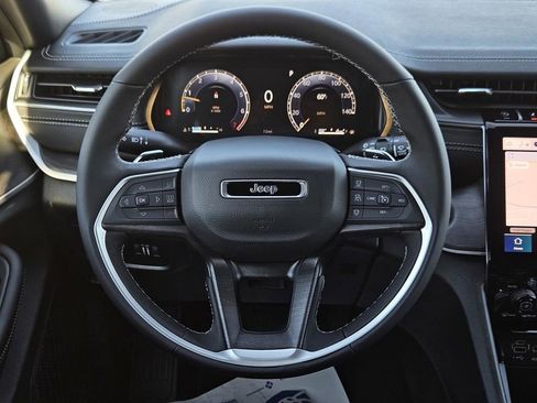 New 2025 Jeep Grand Cherokee Limited image 14