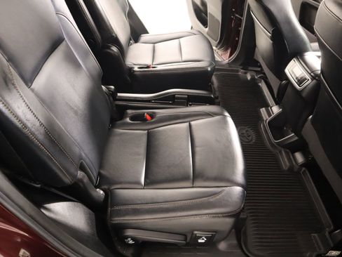 Used 2018 Toyota Highlander XLE image 14