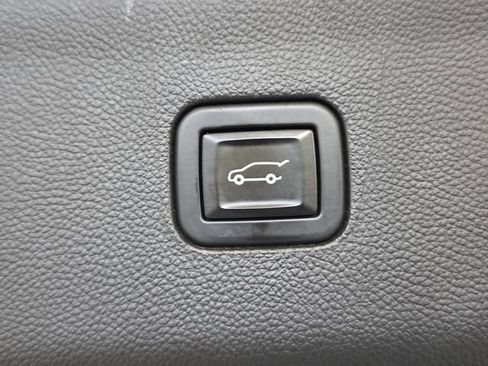 Used 2021 Buick Enclave Avenir w/ Avenir Technology Package image 17