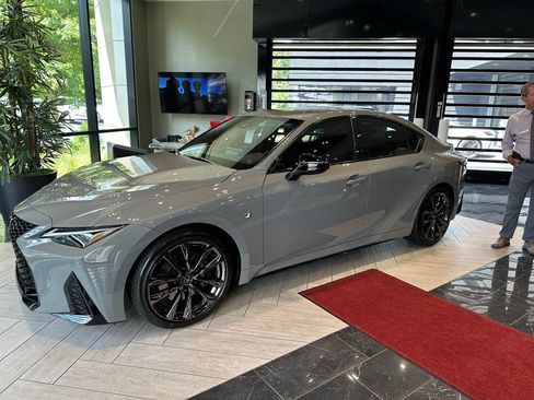 Used 2025 Lexus IS 350 F Sport RWD image 13
