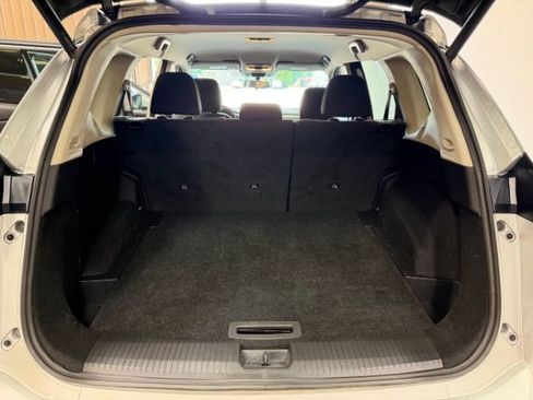 Used 2025 Nissan Rogue SV AWD/4WD image 28