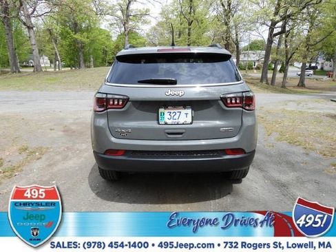 Used 2023 Jeep Compass Latitude AWD/4WD image 4