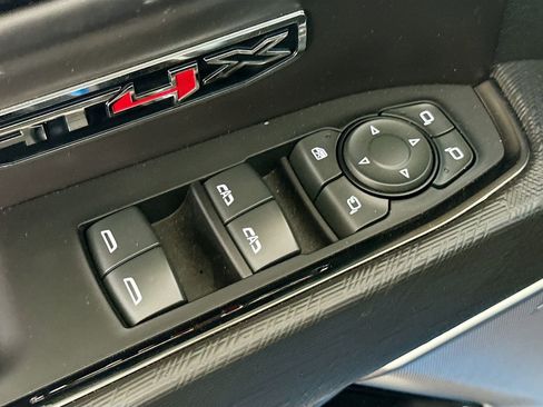 Used 2023 GMC Sierra 1500 AT4X image 18