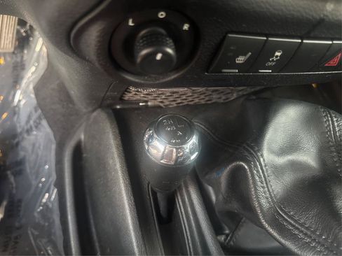Used 2017 Jeep Wrangler Unlimited Sahara AWD/4WD image 22