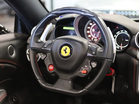 Used 2017 Ferrari California T image 22