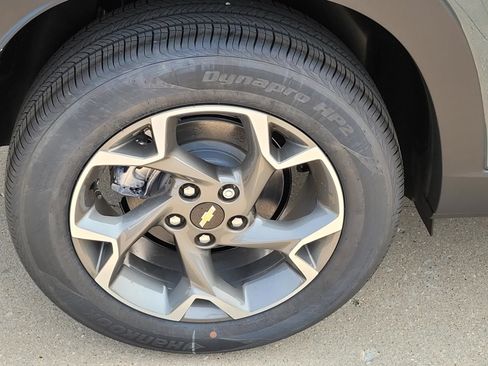 New 2026 Chevrolet Trax LT FWD image 5