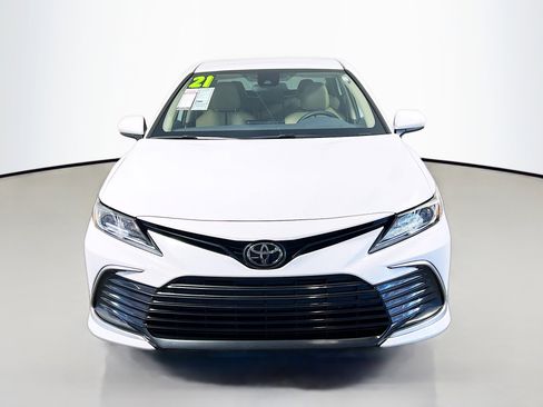 Used 2021 Toyota Camry LE image 11