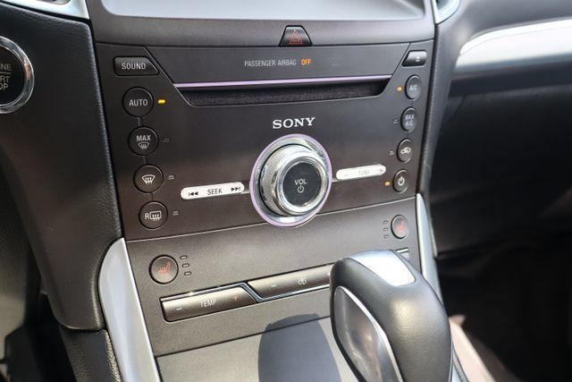 Used 2017 Ford Edge Titanium w/ Technology Package AWD/4WD image 25