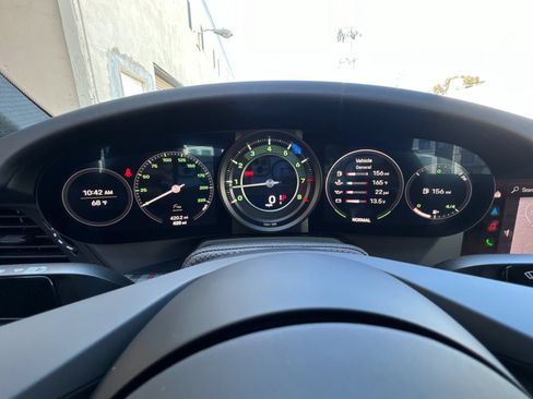 Certified 2025 Porsche 911 Turbo AWD/4WD image 28