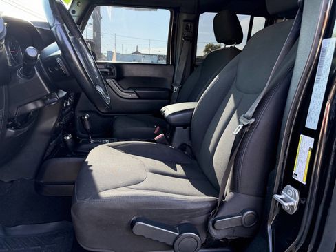 Used 2018 Jeep Wrangler Unlimited Sport S AWD/4WD image 11